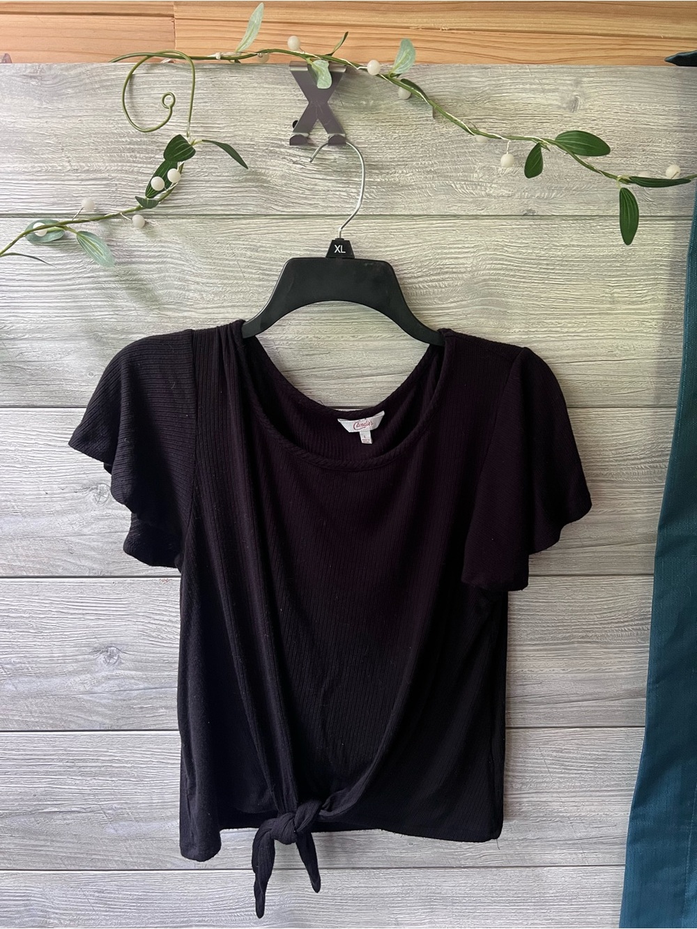Candie’s Black Ribbed Tie-Front Short Sleeve Top